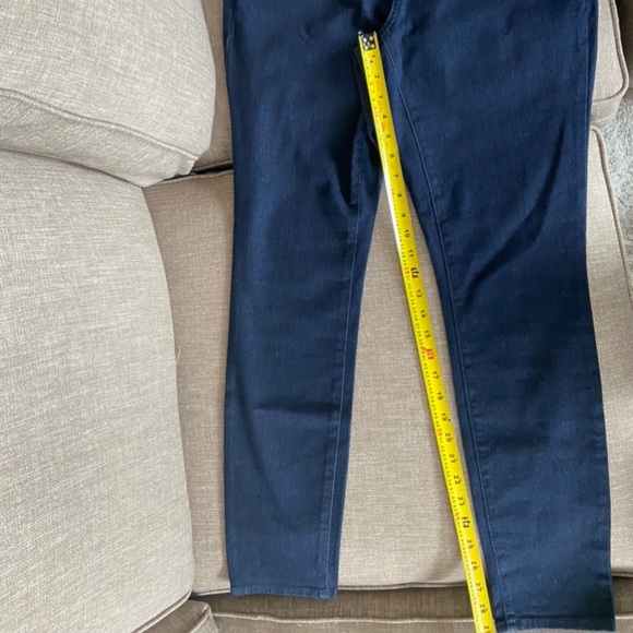 BNWT NYDJ “Ami skinny” Jeans (selling on NYDJ site for 99USD). inseam 29 inches - Picture 2 of 3